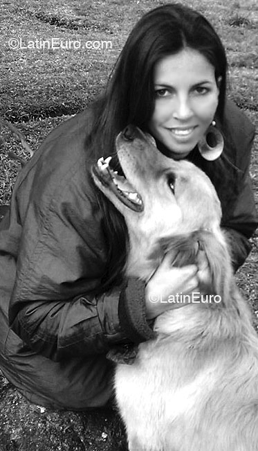 Date this athletic Brazil girl Priscila from Londrina B2252