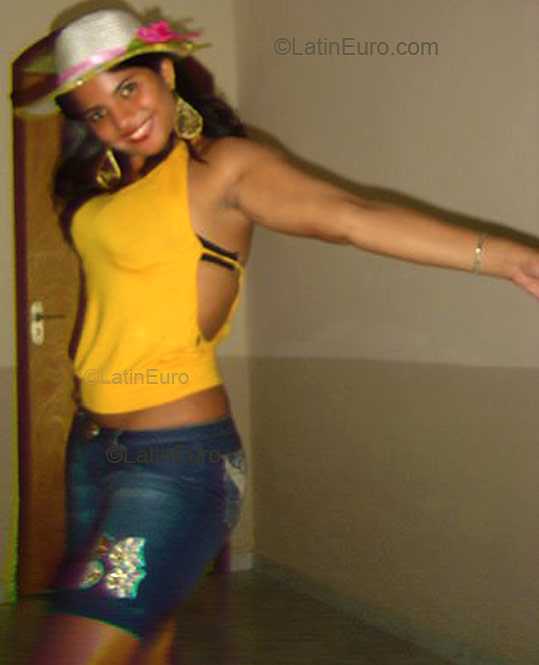 Date this cute Brazil girl Osvania from  B2260