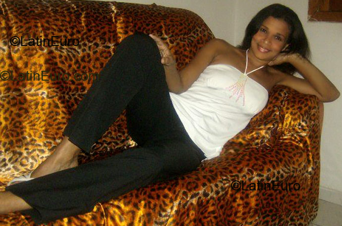 Date this sultry Brazil girl Edinalva from Rio de Janeiro B2270