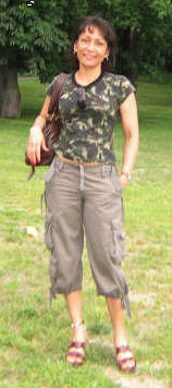 Date this nice looking Brazil girl Elza from  B2285