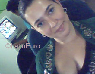 Date this nice looking Brazil girl Vivian from APARECIDA DE GOIANIA B2437