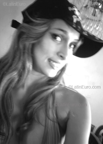 Date this pretty Brazil girl Davidhia from RECIFE B2448