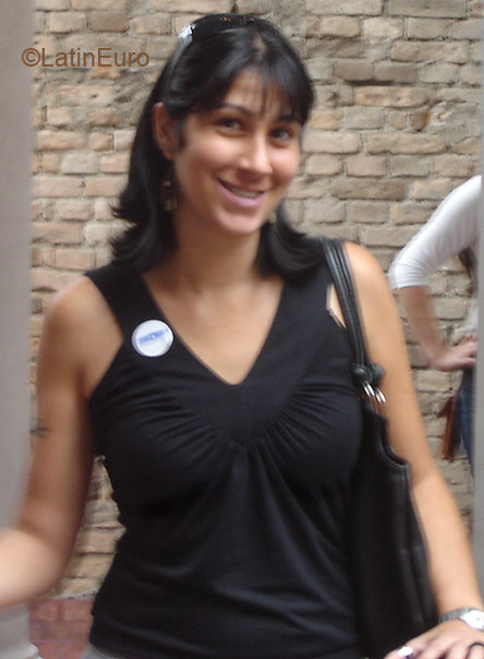 Date this attractive Brazil girl Ariane from SAO PAULO B2455