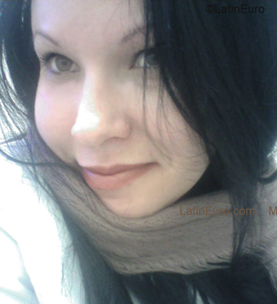 Date this sultry Brazil girl Luana from Sao Paulo B2464