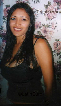 Date this attractive Brazil girl Luciete from Fortaleza B2473