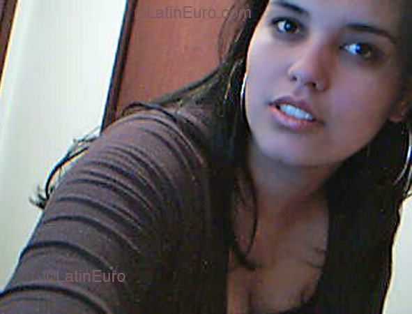 Date this voluptuous Brazil girl Morenah from  B2497