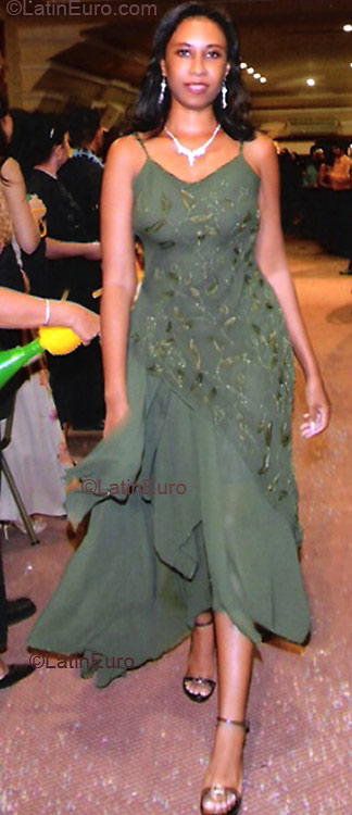 Date this tall Brazil girl Cynara from BELEM B2569