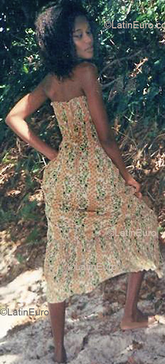 Date this fun Brazil girl Marines from SALVADOR B2580