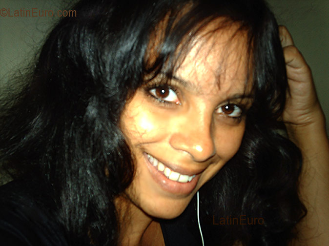 Date this delightful Brazil girl Andreia from VITORIA B2654