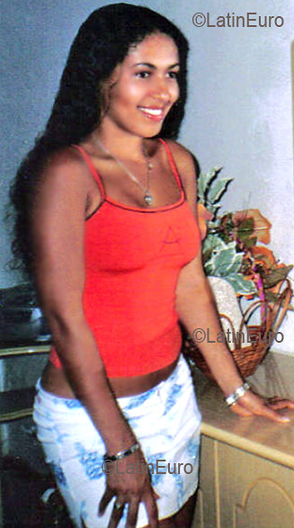 Date this stunning Brazil girl Vani from CAMACAN B2782