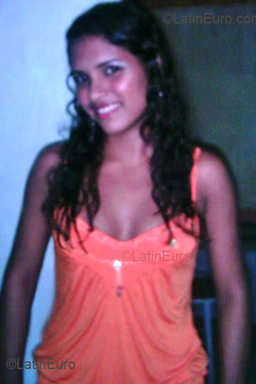 Date this nice looking Brazil girl Ana from SAO LUIS B2788