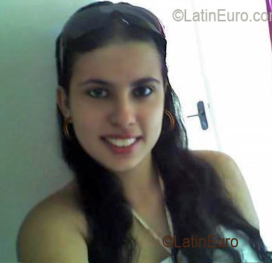Date this good-looking Brazil girl Layra from SAO JOSE DO RIO PRETO B2814