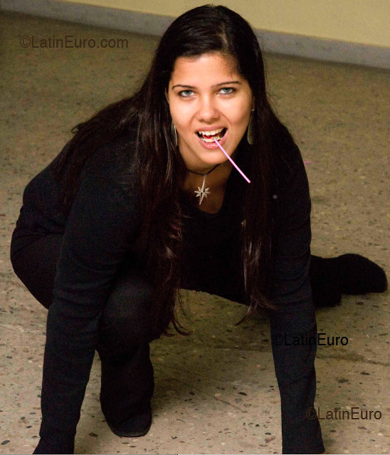 Date this voluptuous Brazil girl Juliana from NITEROI B2867