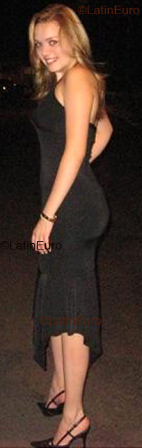 Date this happy Brazil girl Rosiane from GAMA B2905