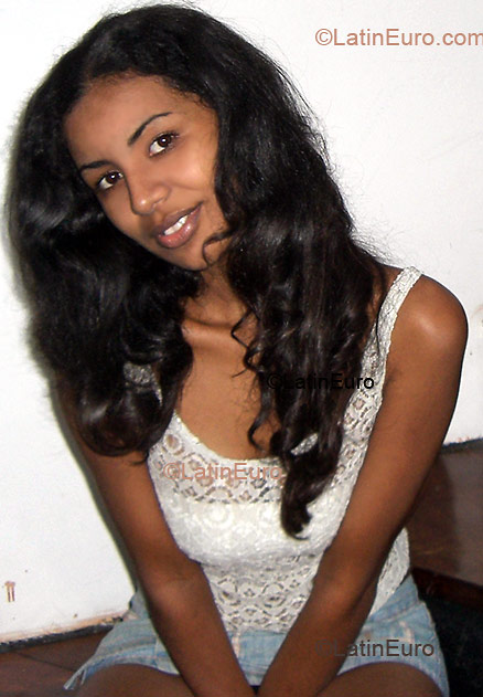 Date this pretty Brazil girl Fernanda from  B2919