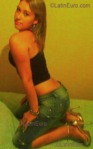 Date this charming Brazil girl Mikelayne from IBIARA B2993