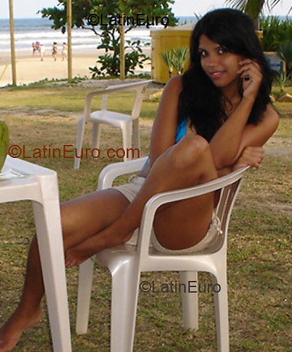 Date this voluptuous Brazil girl Michelle from PRAIA GRANDE B3039