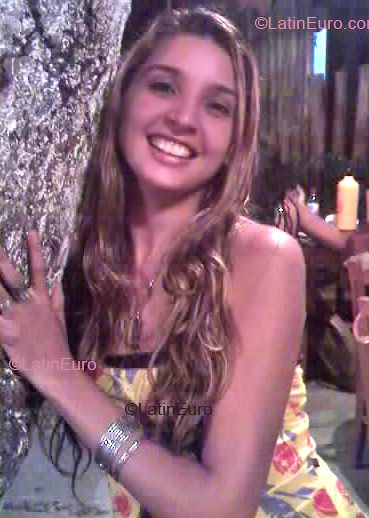 Date this cute Brazil girl Cleyde from SALVADOR B3061