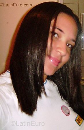 Date this cute Brazil girl Carmen from TERESINA B3071