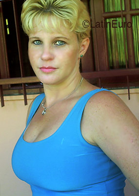 Date this lovely Brazil girl Iedda from CACHOEIRO DE ITAPEMIRIM B3075