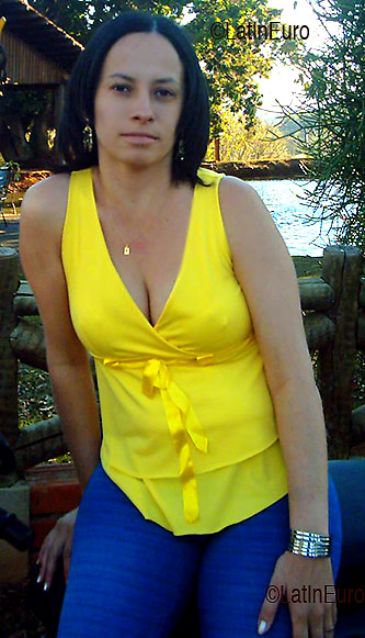 Date this gorgeous Brazil girl Cristiane from GOIATUBA B3099