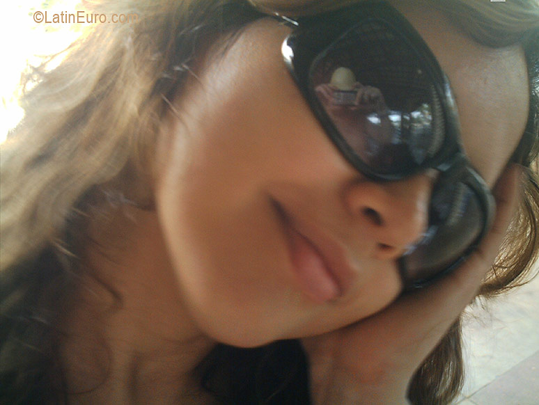 Date this hot Brazil girl Cintia from FORTALEZA B3115