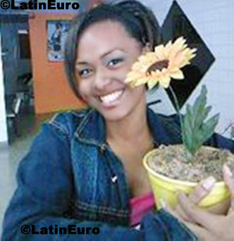 Date this funny Brazil girl Shirley from Guarulhos B320