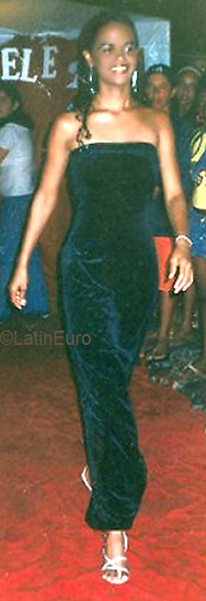 Date this cute Brazil girl Daianne from  B3200