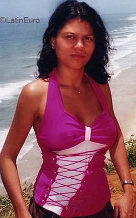 Date this voluptuous Brazil girl Suzana from IBICARAI B3261