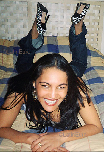 Date this beautiful Brazil girl Clara from SERRA B3296