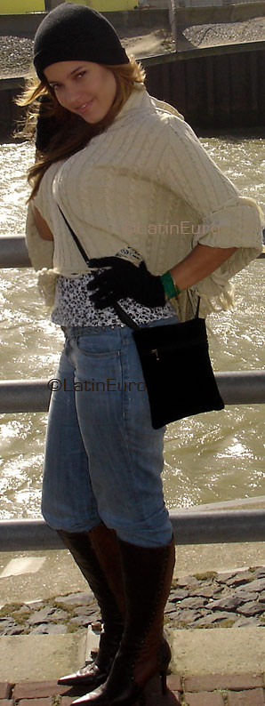 Date this good-looking Brazil girl Juliana from RIO DE JANEIRO B3386