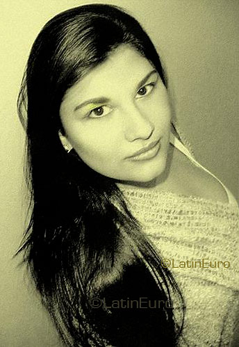 Date this beautiful Brazil girl Ingrid from VILA VELHA B3414