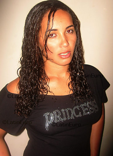 Date this gorgeous Brazil girl Elaine from TAGUATINGA B3461
