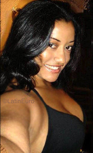 Date this hard body Brazil girl Raissa from FORTALEZA B3537