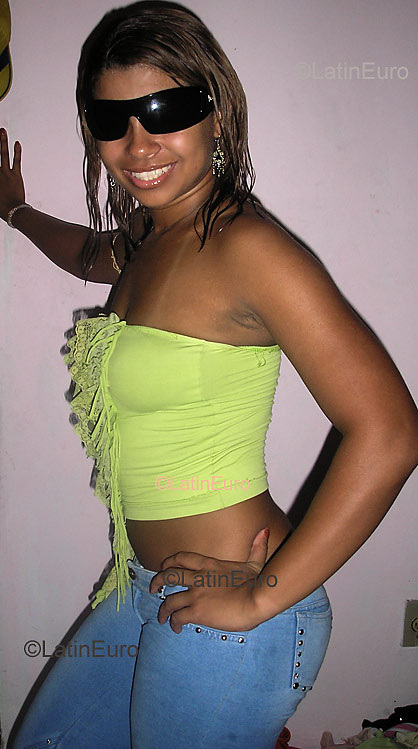 Date this fun Brazil girl Michelle from MANAUS B3552