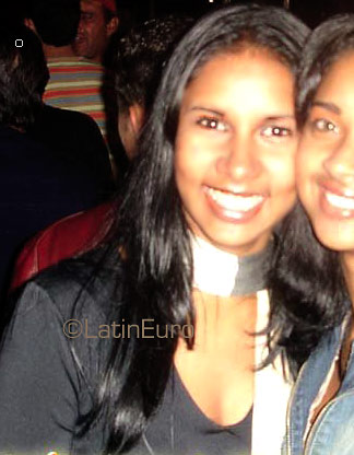 Date this nice looking Brazil girl Danielle from NANUQUE B3613