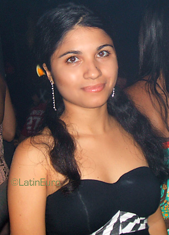 Date this nice looking Brazil girl Tainan from FORTALEZA B3639