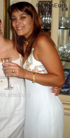 Date this stunning Brazil girl Paula from UBERLANDIA B3751