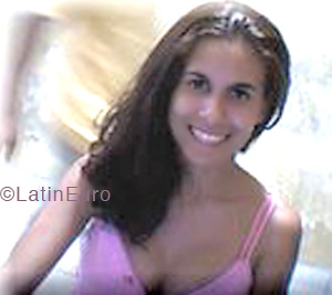 Date this nice looking Brazil girl Cassia from RECIFE B3752