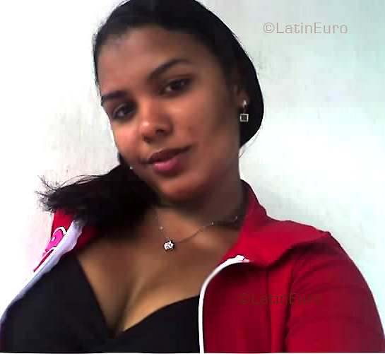 Date this charming Brazil girl Yallen from  B3816