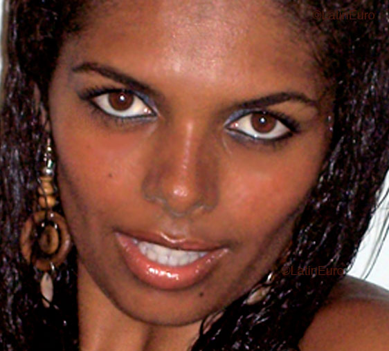 Date this georgeous Brazil girl Edvania Maria from RECIFE B4000