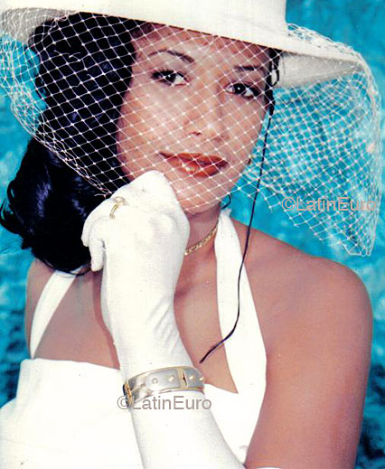 Date this fun Brazil girl B4015 from TRES LAGOAS B4015