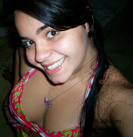 Date this georgeous Brazil girl Maiza from VALADARES B4030