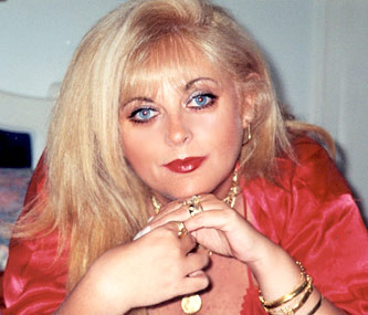 Date this sultry Brazil girl Mercia from SAO PAULO B4041