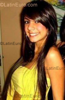 Date this voluptuous Brazil girl Kamila from Cuiaba B407