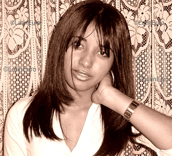 Date this young Brazil girl Francislene from CUIABA B4117