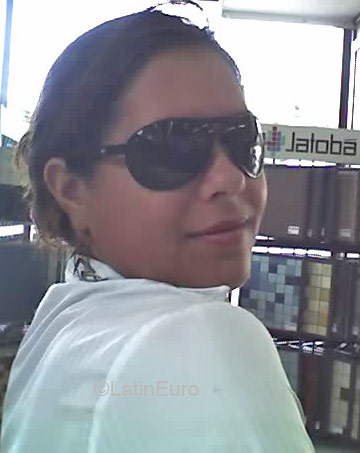 Date this attractive Brazil girl Josy from ATIBAIA B4126