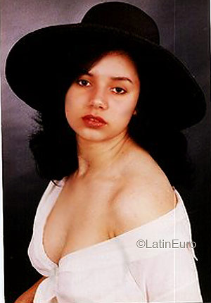 Date this foxy Brazil girl Denise from LONDRINA B4208