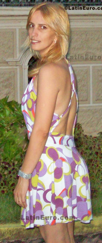 Date this pretty Brazil girl Ana from Tres Rios B430