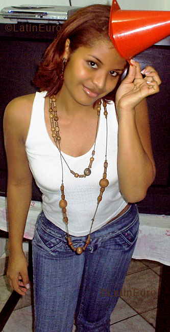 Date this funny Brazil girl Mirlene from MANAUS B4306